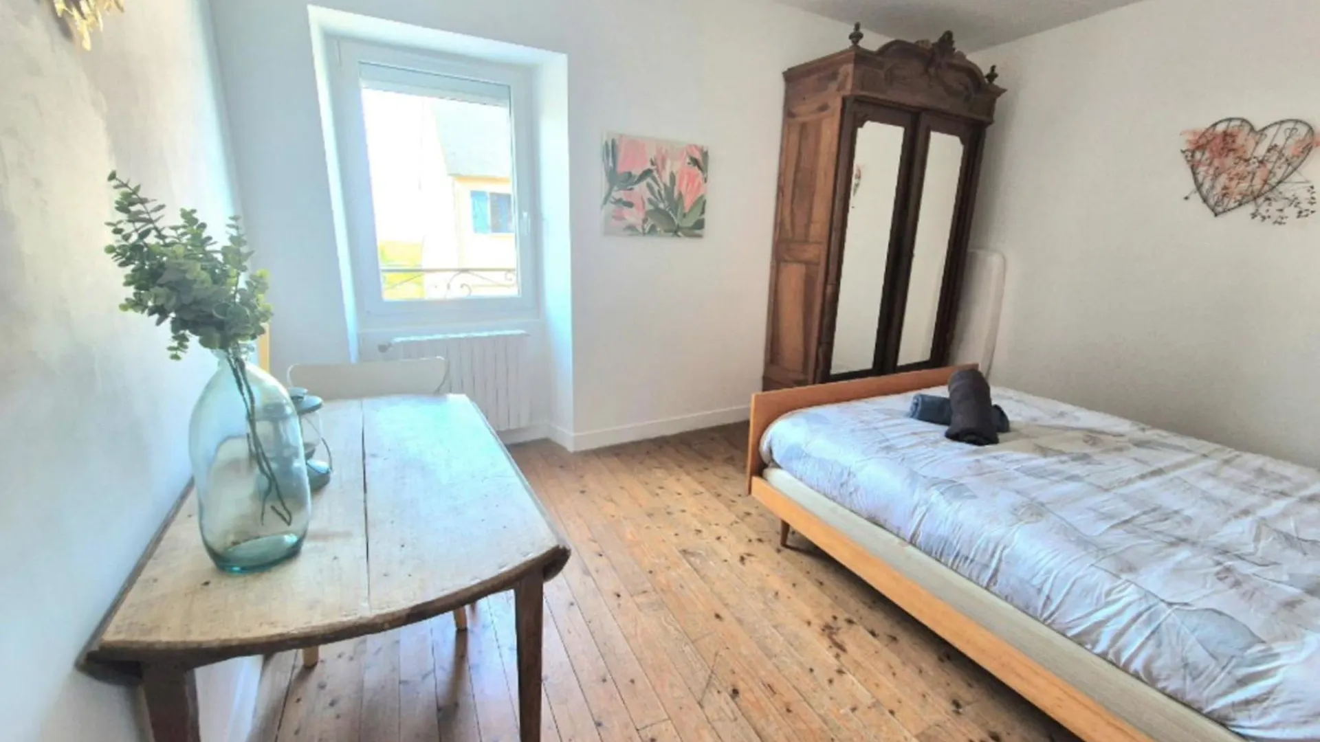 Peaceful House With Private Outdoor Space Le Vivier-sur-Mer Semesterbostad