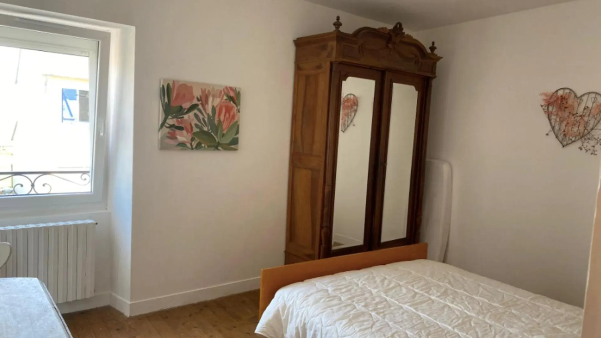 Semesterbostad Peaceful House With Private Outdoor Space Le Vivier-sur-Mer